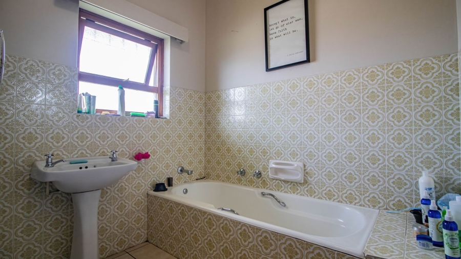 3 Bedroom Property for Sale in Beacon Bay Eastern Cape